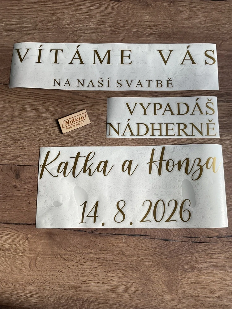 Samolepka na svatební zrcadlo 60x160 cm VYPADÁŠ NÁDHERNĚ